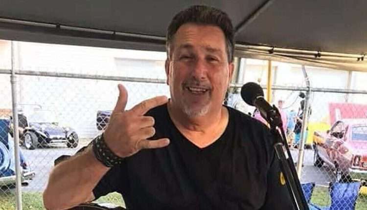 Johnny Meadows, Pro Wrestler With a Tuneful Side, Dies at 59