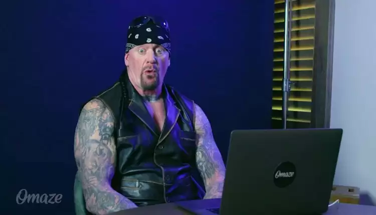 The Undertaker Pranks WWE Fans (Video)