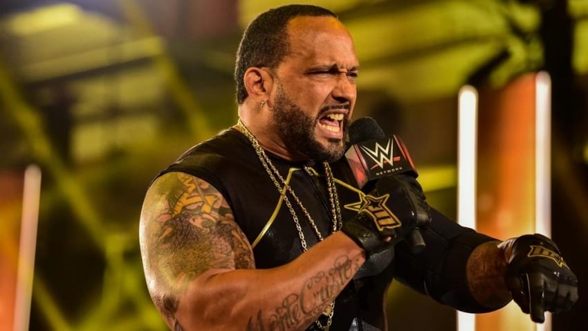 MVP suffers knee injury on Raw